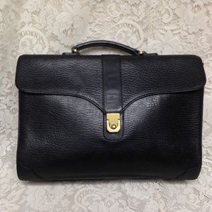 Authentic Burberrry Uni-sexBlack Leather Briefcase